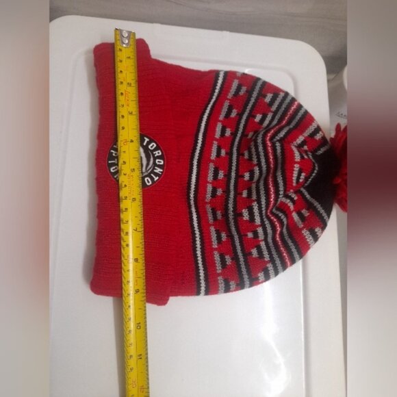 Mitchell & Ness - Toronto Raptors Winter Hat/Toque - Red/Black - Picture 9 of 9